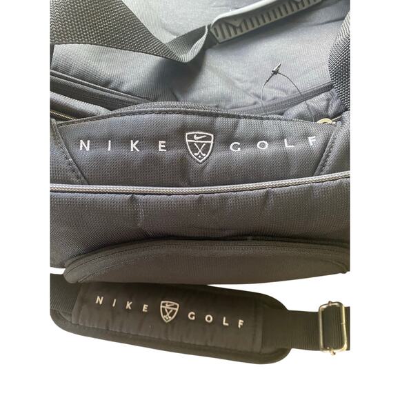 Nike Golf Duffle Bag Gym Workout  includes Carrying Strap Many Pockets - Picture 4 of 7